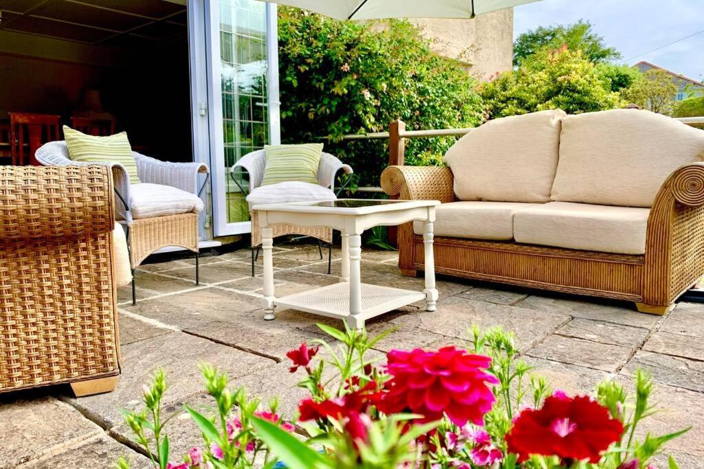 Hectors House Comfortable 4 Bed House In Mature Gardens Yelverton Exterior foto