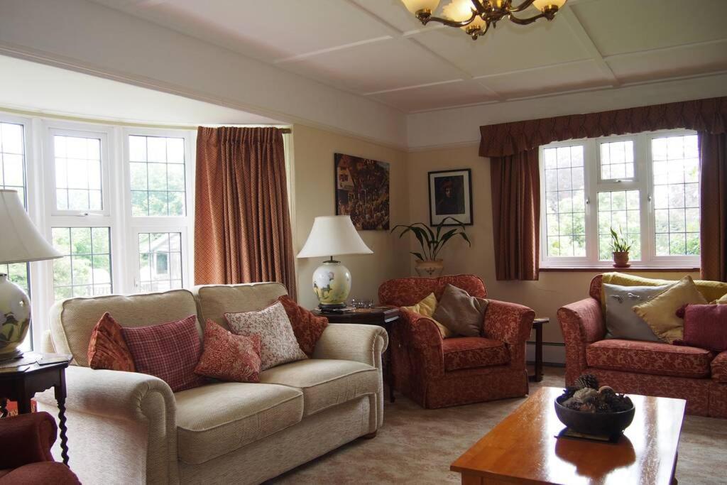 Hectors House Comfortable 4 Bed House In Mature Gardens Yelverton Exterior foto