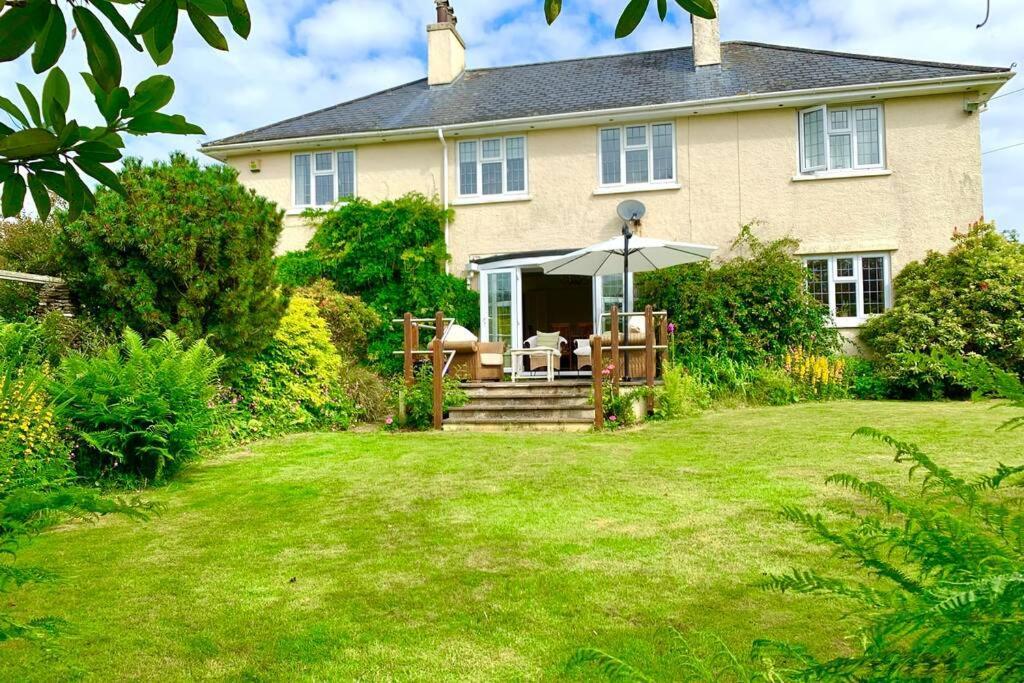 Hectors House Comfortable 4 Bed House In Mature Gardens Yelverton Exterior foto